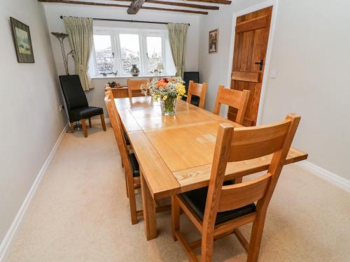 Hoopers End - image 3