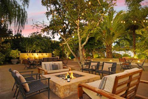 Bungalows 313 in Sonoma City Center