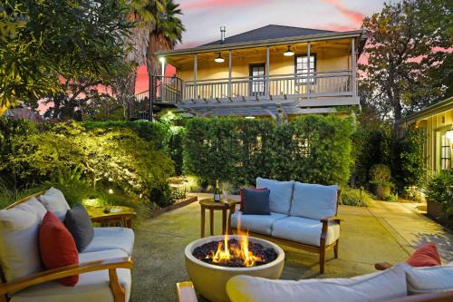 Bungalows 313 in Sonoma City Center