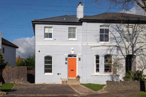 Stunning Newly Refurbished Victorian Split-Villa gîte à louer Charlton Kings