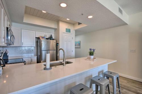 Majestic Sun Condo with Sweeping Ocean Views! - image 12