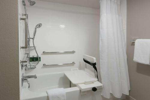 Sonesta ES Suites Fort Worth Fossil Creek - image 7