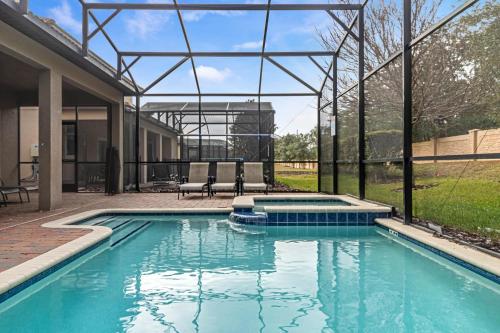Blissful Getaway to Orlando With the Whole Family 2 Master Bedrooms Pool & Spa - main image