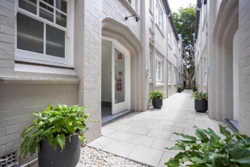 Mulwarree Avenue Apartments by Urban Rest - image 4