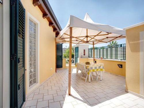 Erkély/terasz, Beachside Getaway w Garden in Reitani