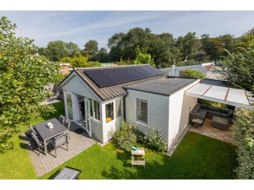 Charming holiday home in Oostkapelle close to the beach and forest - image 2
