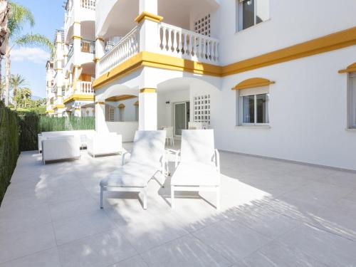 Peaceful Apartment in Marbella with Veranda - image 10