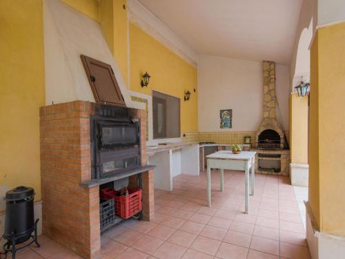 Classic Villa in Floridia with Fenced Garden - image 13
