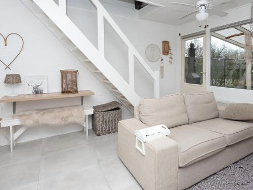 modern house in a quiet area a few meters from the lake of Grevelingen - image 12