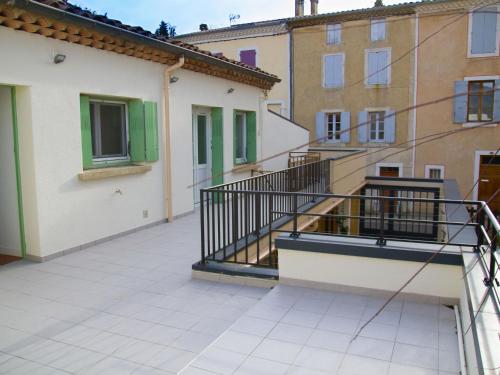 Quaint Holiday Home in Dieulefit with Hot Tub gîte à louer Félines-sur-Rimandoule