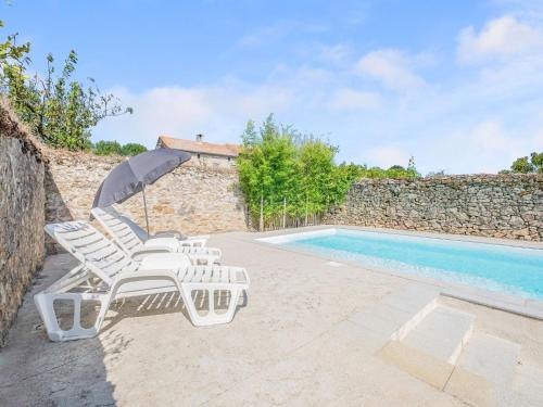 Comfy Holiday Home in Saint-Denis with Private Pool