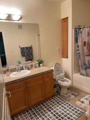 Resort like stay in a lovely room near UCI in Irvine, USA