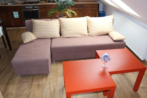 Orange Loft Apartment