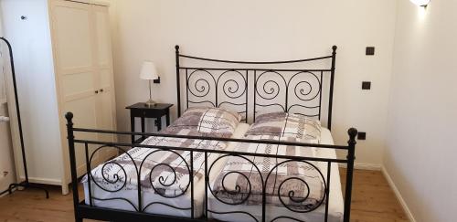 2x Monteurwohnung 1x 2 kleine Einzelzimmer 1x Doppelbett und Schlafcouch im Wohnbereich 2x Monteurwohnung 1x 2 kleine Einzelzimmer 1x Doppelbett und Schlafcouch im Wohnbereich