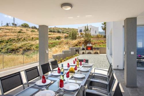 ระเบียง/ชานเรือน, Elite Sea View Villa in โปมอส