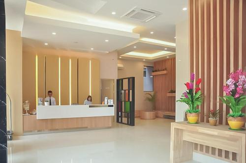 Fuajee, Hotel Mutiara Mitra RedDoorz in Padang Sidempuan