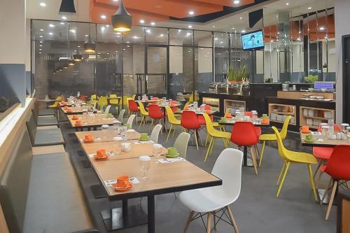 Restoranas, Hotel Mutiara Padang Sidimpuan Mitra RedDoorz in Padang Sidempuan