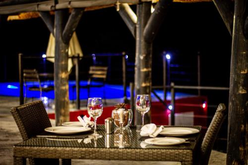Ресторан, Uukwaluudhi Safari Lodge in Опуво