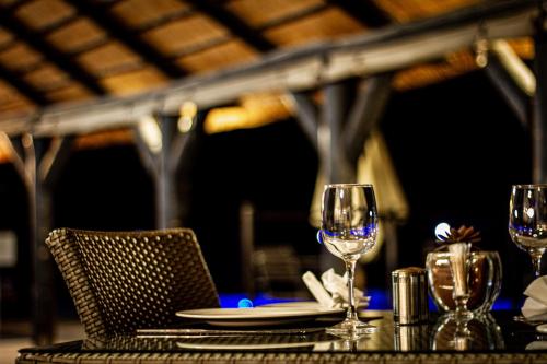 Ресторан, Uukwaluudhi Safari Lodge in Опуво