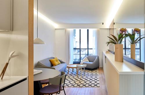 60 Balconies Iconic