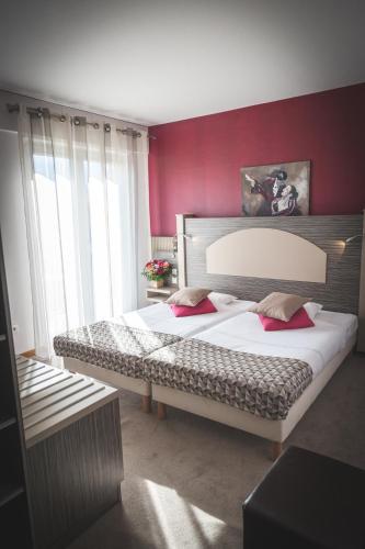 Book the Twin Room Twin Room