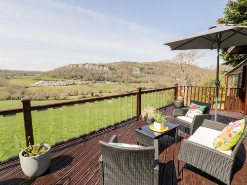 Summertime Lodge - main image