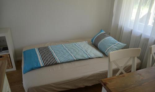 2x Monteurwohnung 1x 2 kleine Einzelzimmer 1x Doppelbett und Schlafcouch im Wohnbereich 2x Monteurwohnung 1x 2 kleine Einzelzimmer 1x Doppelbett und Schlafcouch im Wohnbereich