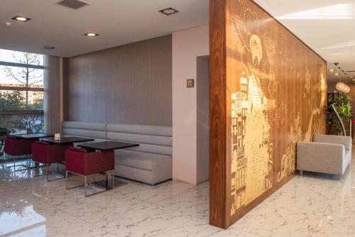 Eurostars Oporto - image 5