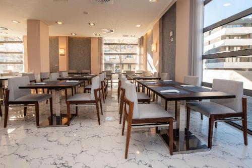 Restaurant, Eurostars Oporto in Sao Mamede de Infesta