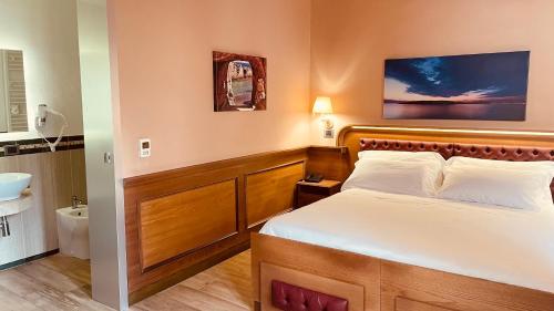 Le Club Boutique Hotel - image 2