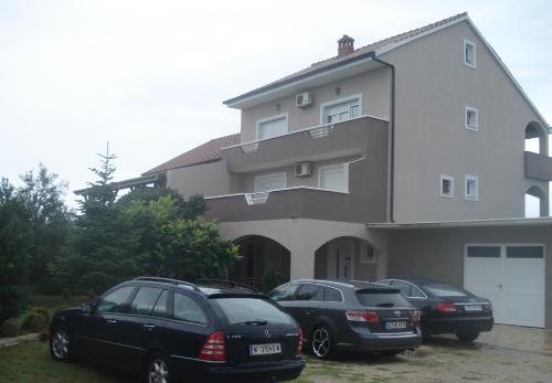  Apartments Daniel Ćustić, Pension in Murvica