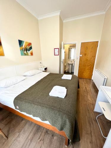 Melbourne House Hotel - main image
