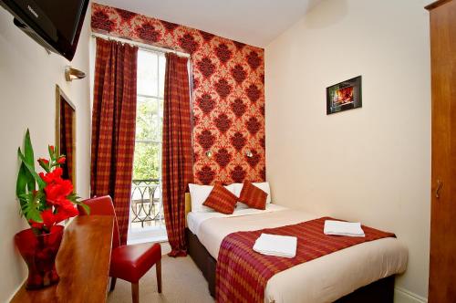 Leigh House Hotel - image 3