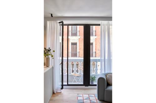 60 Balconies Iconic