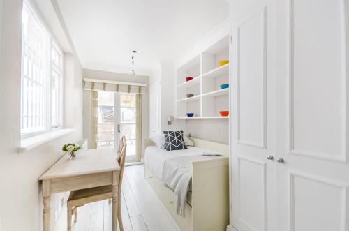 Picture of Altido Elegant 2-Bed, 2 Bath Flat With Private Terrace In South Kensington, Close To Tube