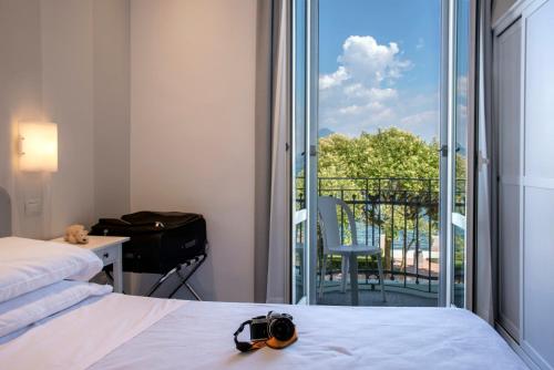 Double Room with Balcony and Lake View