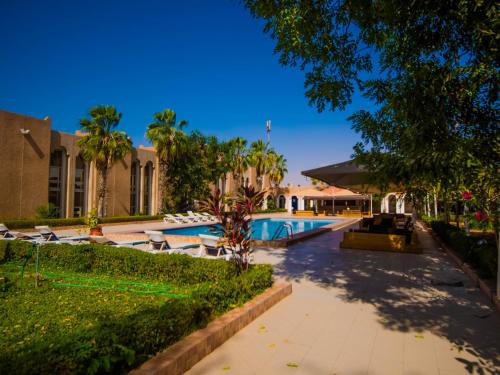 游泳池, 蒙諾特爾達爾巴爾卡酒店 (Hotel Monotel Dar El Barka) in 努瓦克肖特