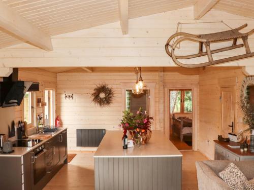 Gardener's Lodge - image 10