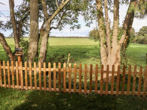 Gardener's Lodge - image 14
