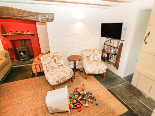 Penlanfach Farmhouse - image 8