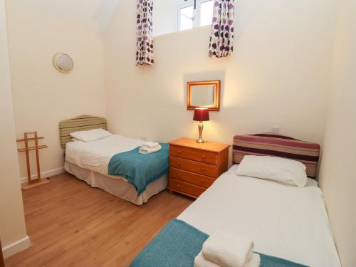 Greyhound Barn - image 6