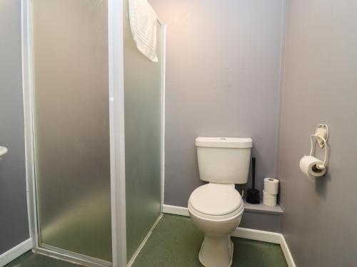 Greyhound Barn - image 10