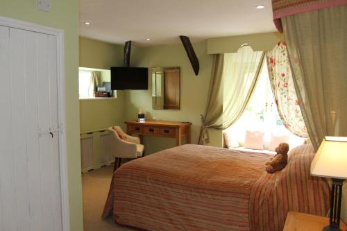 The Salty Monk Bed & Breakfast - image 9