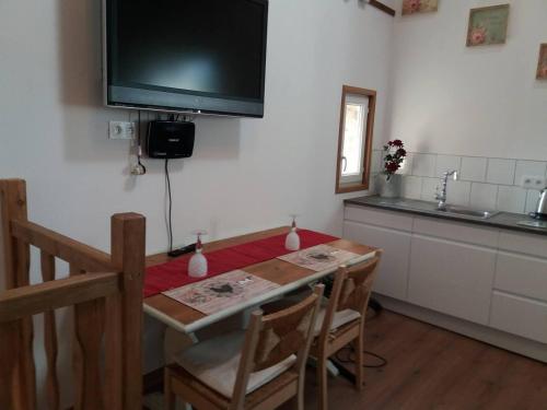 Iekārtas, Mortain-Bocage - 2-Bed Wisteria Cottage Sleeps 4 in Notre-Dame-du-Touchet