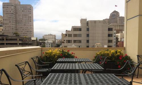 Orchard Garden Hotel - image 5