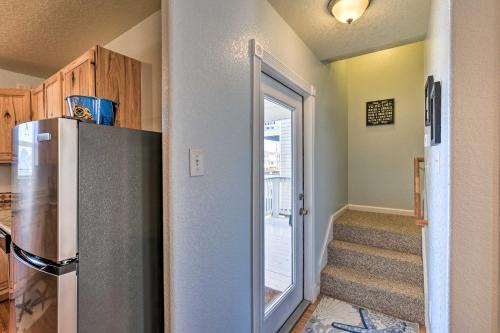 Walk to Shore & Eats: Surfside Beach Gem w/ Deck in Surfside Beach (TX)
