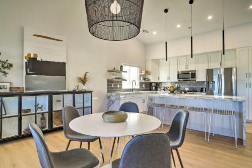 Casa Con Vista Hot Springs Home with Mtn Views in Desert Hot Springs, USA