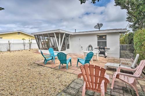 Ormond Beach Home w/ Screened Porch, Walk to Shore