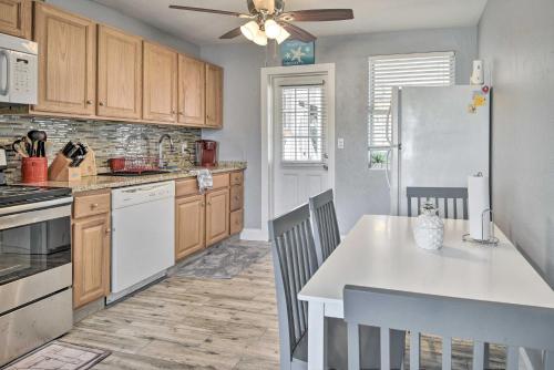 Ormond Beach Home with Screened Porch, Walk to Shore in Ormond Beach, USA