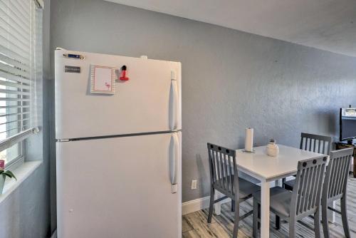 Ormond Beach Home with Screened Porch, Walk to Shore Ormond Beach Home with Screened Porch, Walk to Shore